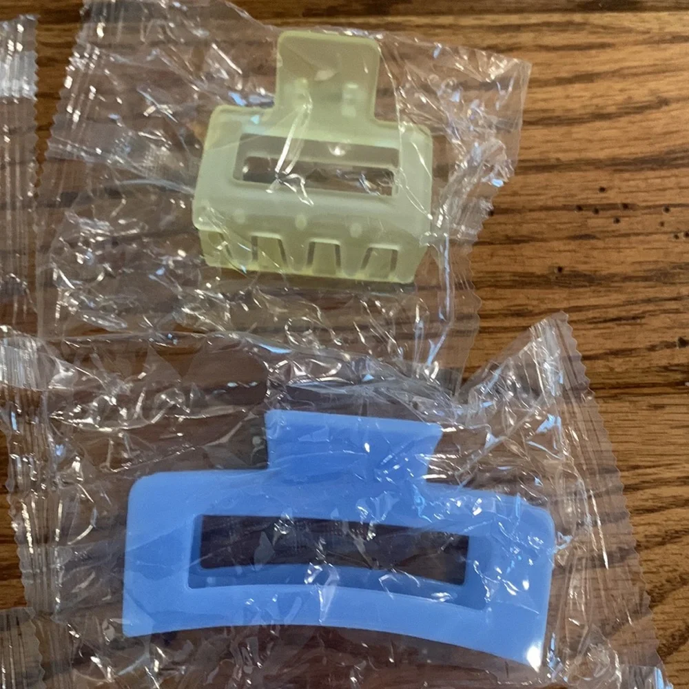 12 Hair Clips - Picture 6 of 10